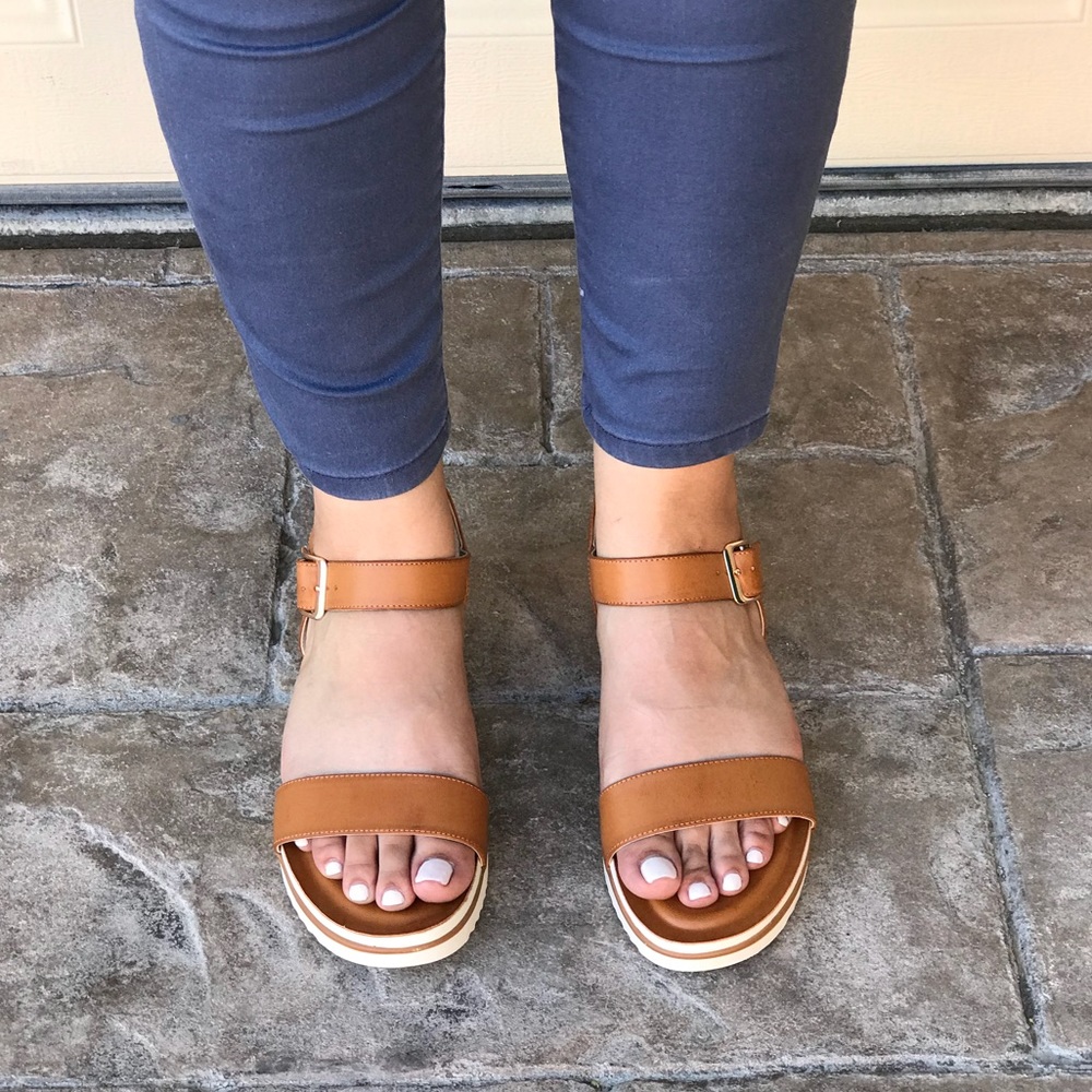 NIB Gladiator Platform Sandals - Picture 2 of 8
